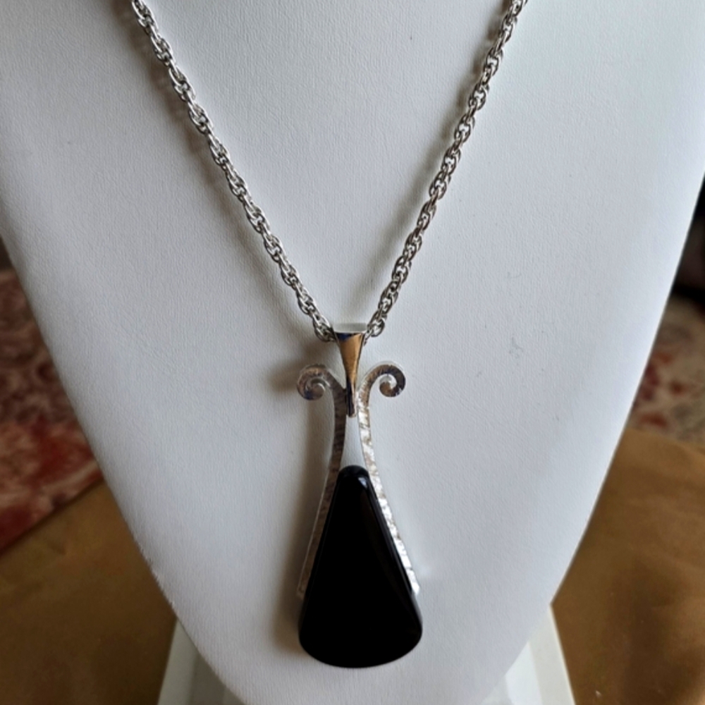 Avon Silver and Black Minimalist Necklace